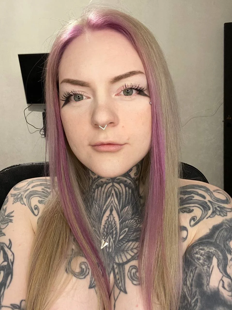XXX Porn Photo of Nude Viktoriaraccoon 13