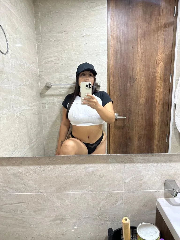XXX Porn Photo of Nude Angie_e 2