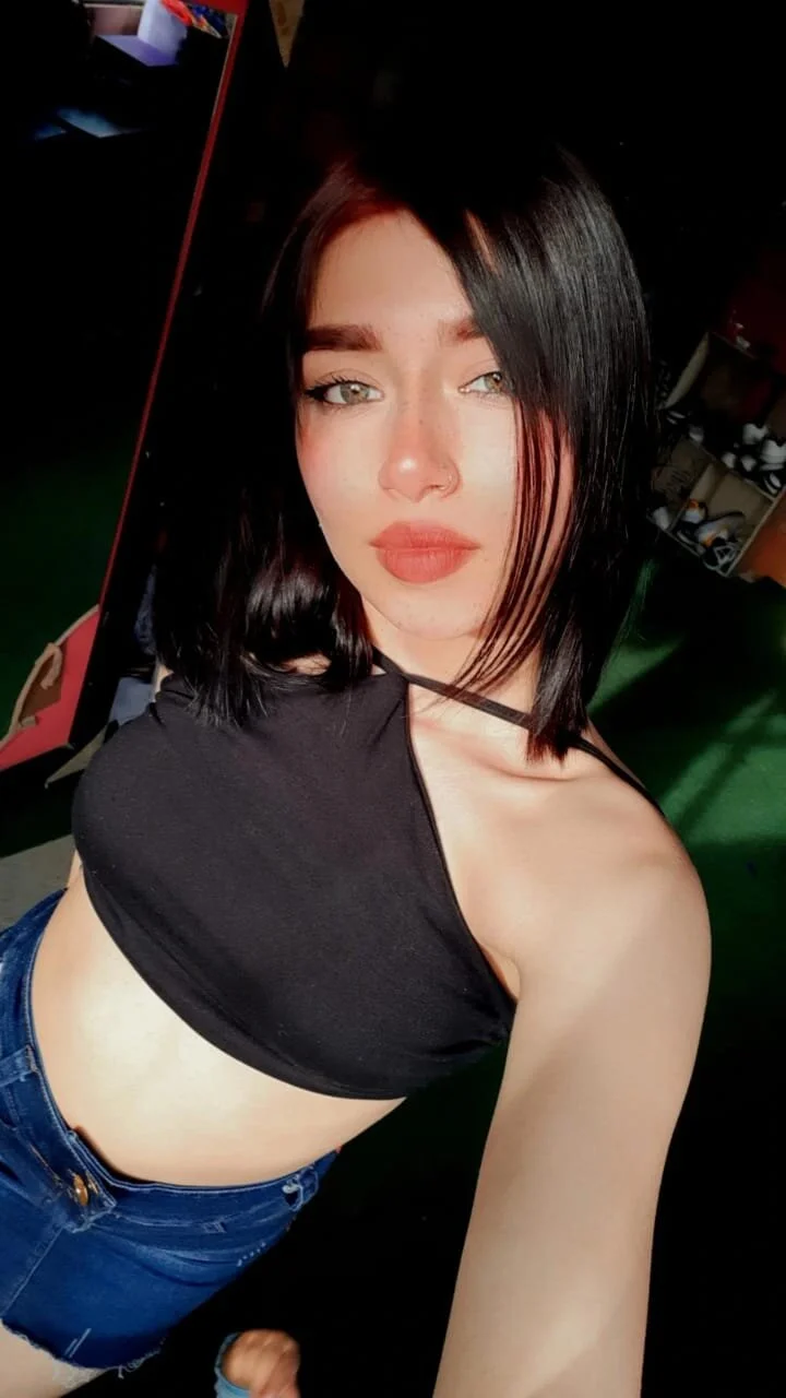 XXX Porn Photo of Nude mily_thomson_b_ 5