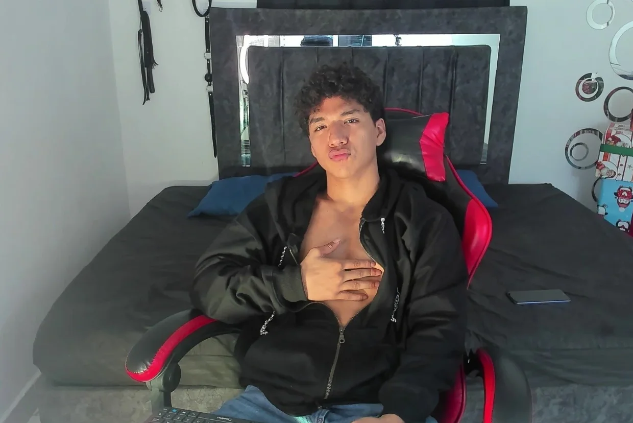 XXX Porn Photo of Nude Maximiliano_Young 8