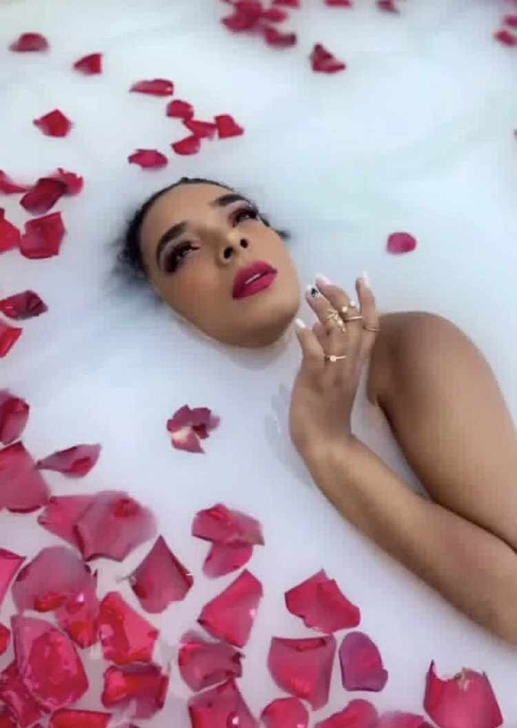 XXX Porn Photo of Nude Nia_burning 6