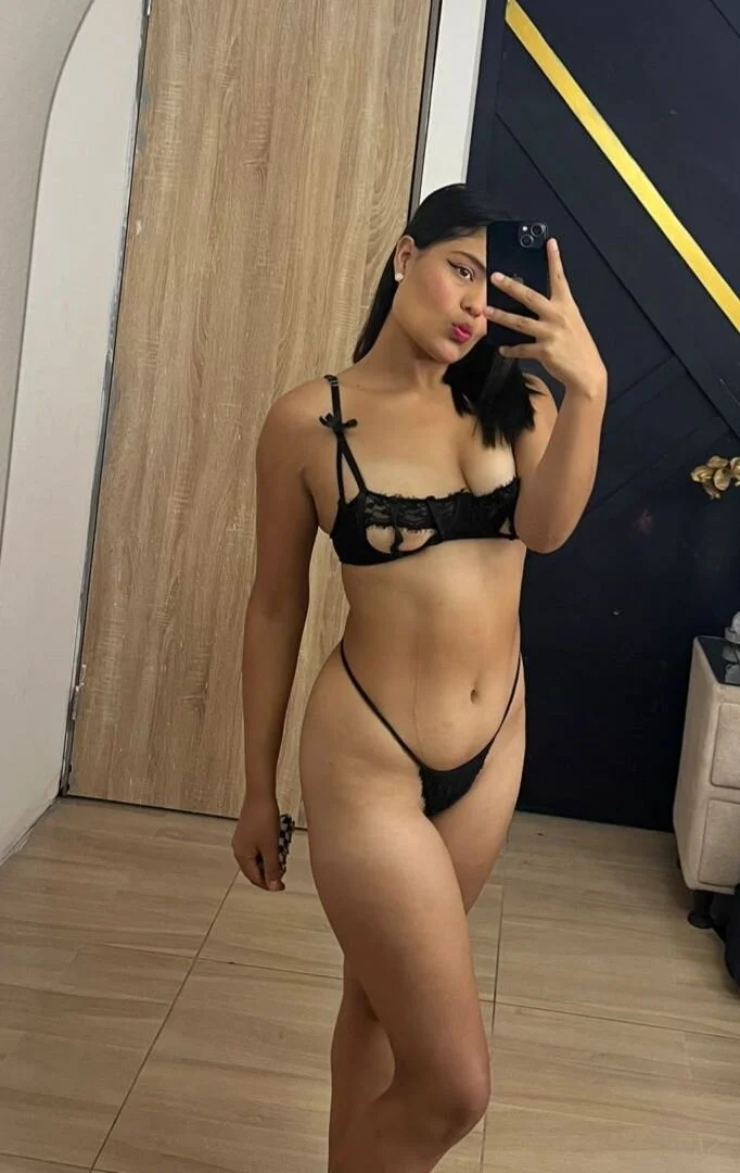 XXX Porn Photo of Nude MiaBrooker 7
