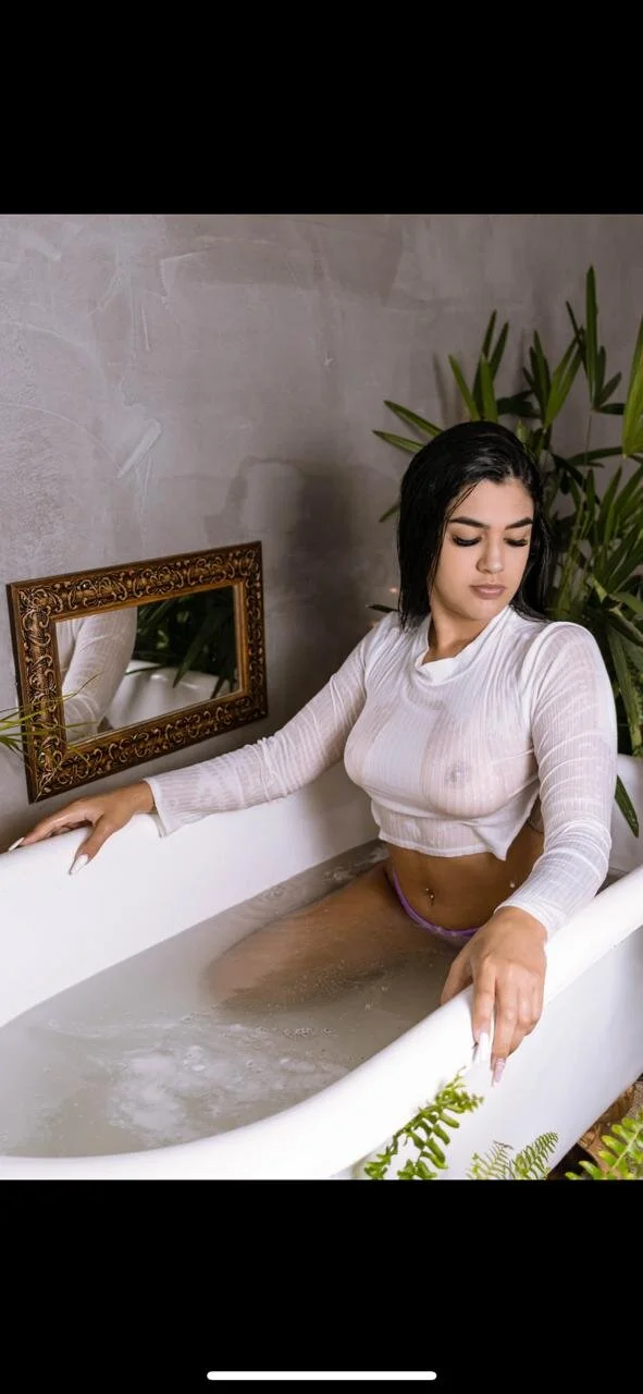 XXX Porn Photo of Nude taivargasss01 3