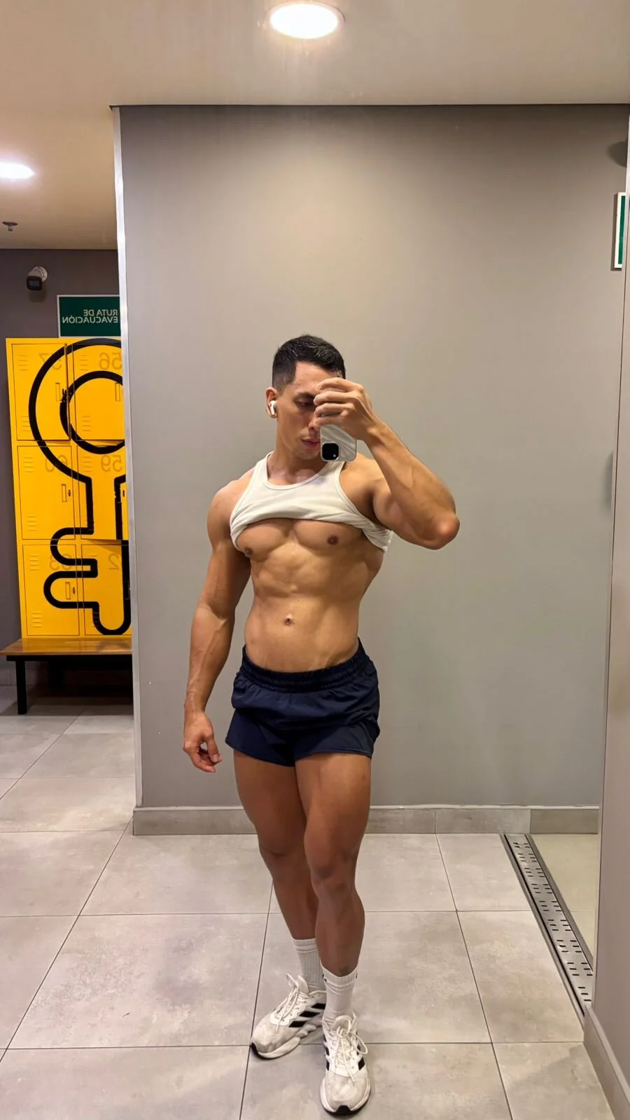 XXX Porn Photo of Nude Lucio__Fox 10