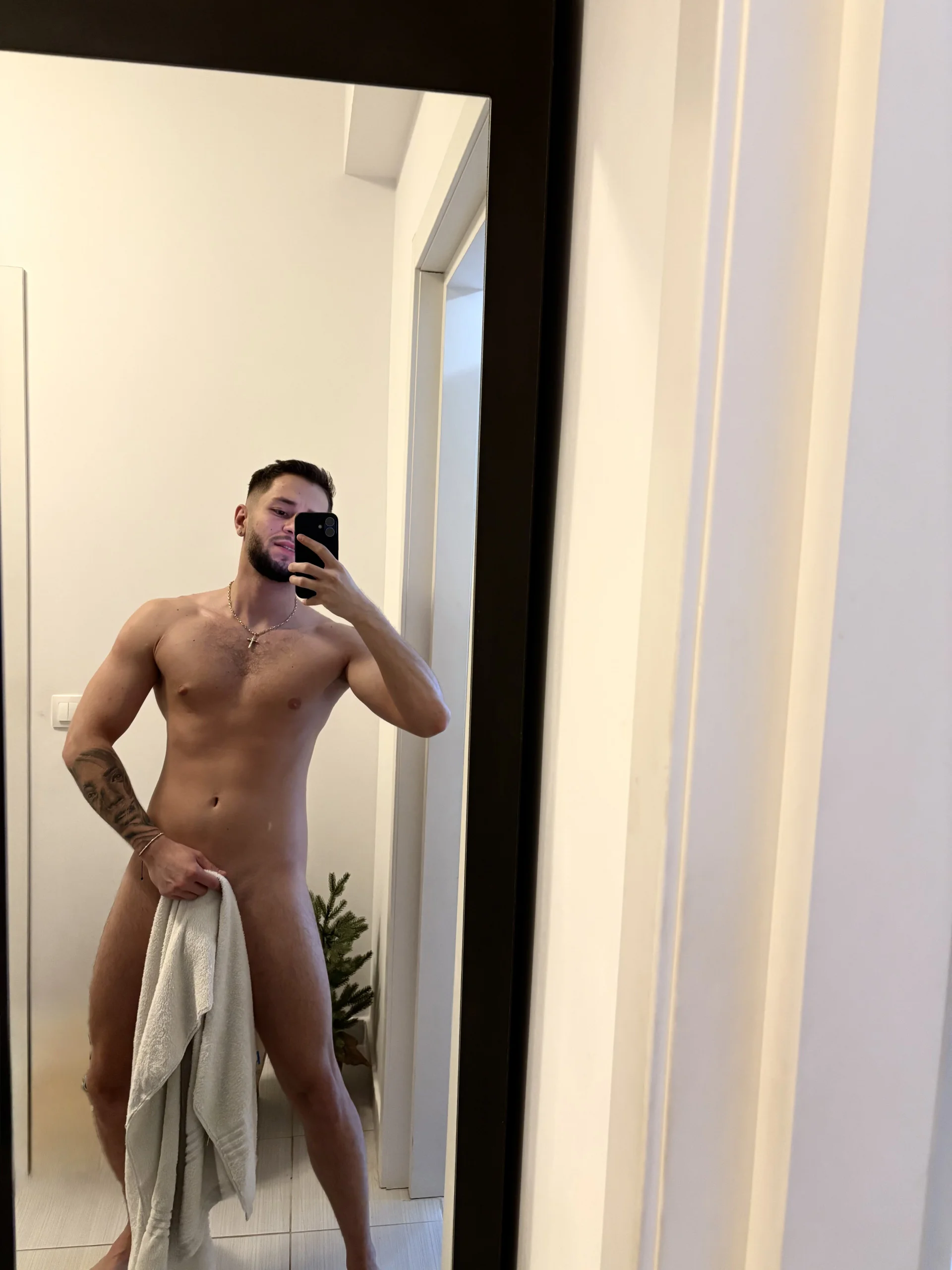 XXX Porn Photo of Nude nicholasX1 3