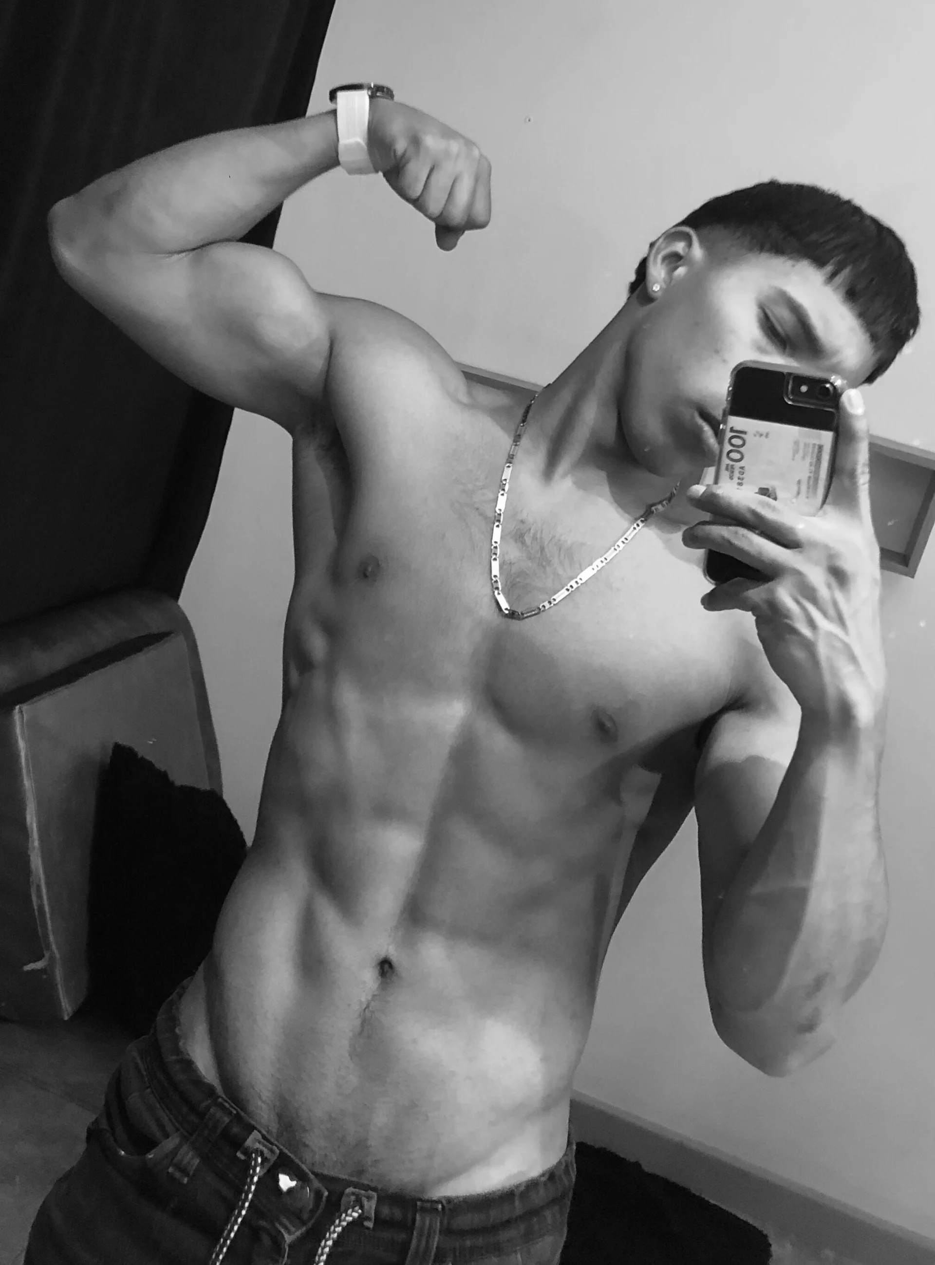 XXX Porn Photo of Nude maximo_vega_newv 16
