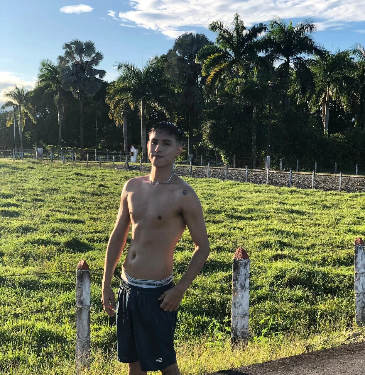 XXX Porn Photo of Nude rowanbigboy23 2