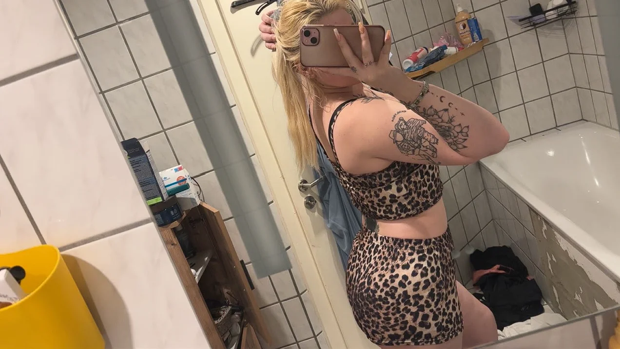 XXX Porn Photo of Nude BlondeChaya 4