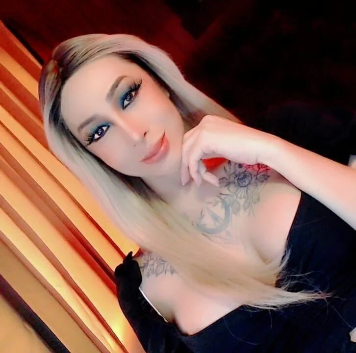 XXX Porn Photo of Nude SuckMyBigLollipop 6