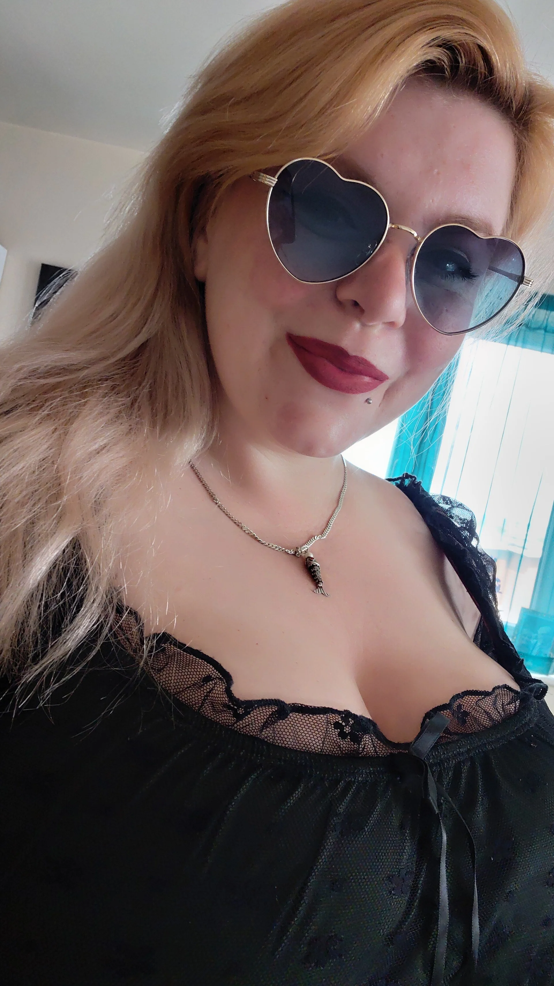 XXX Porn Photo of Nude pinkieMilfPUSY 51