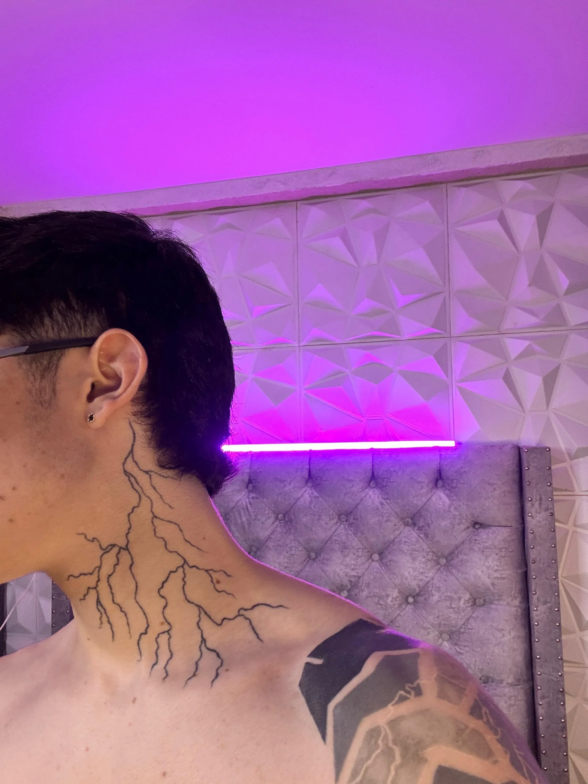 XXX Porn Photo of Nude troy_rouge 11