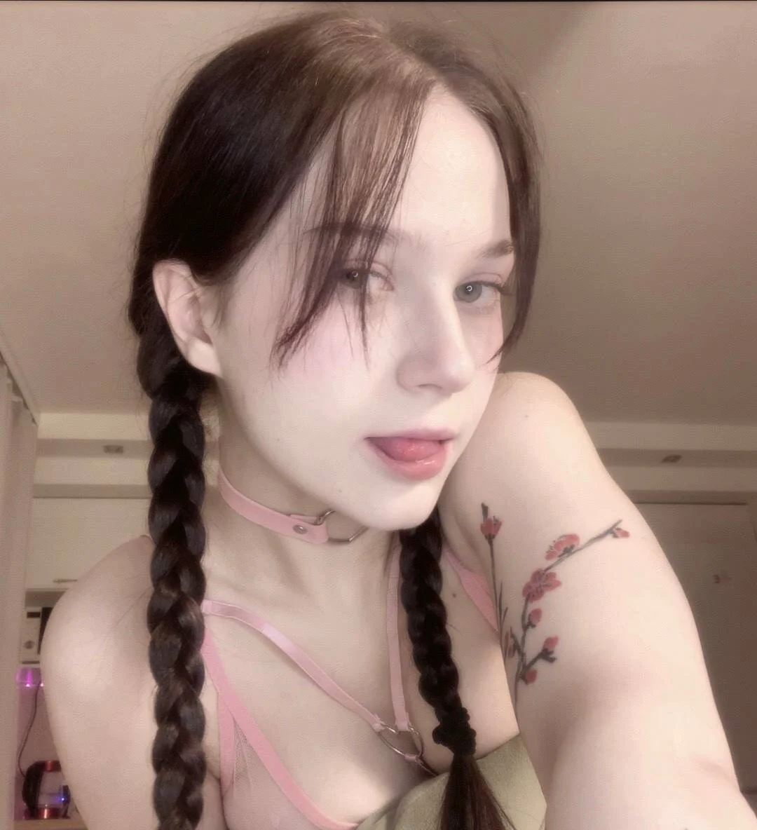 XXX Porn Photo of Nude esenue 17