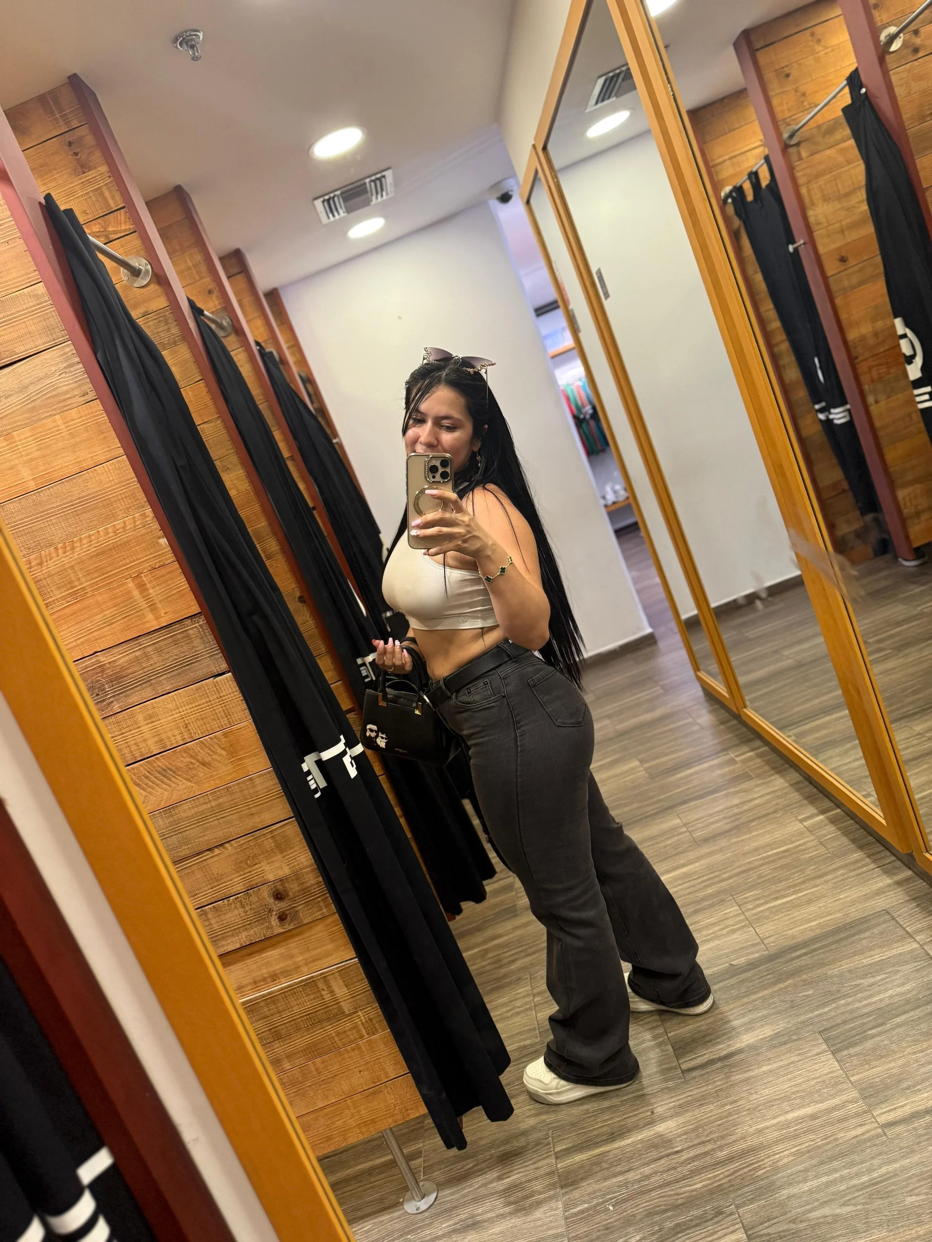 XXX Porn Photo of Nude lara_giraldo 83