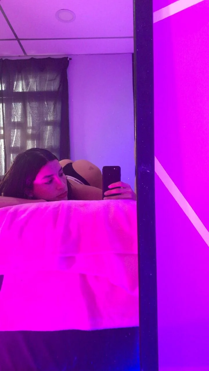 XXX Porn Photo of Nude charolbruce_1 21
