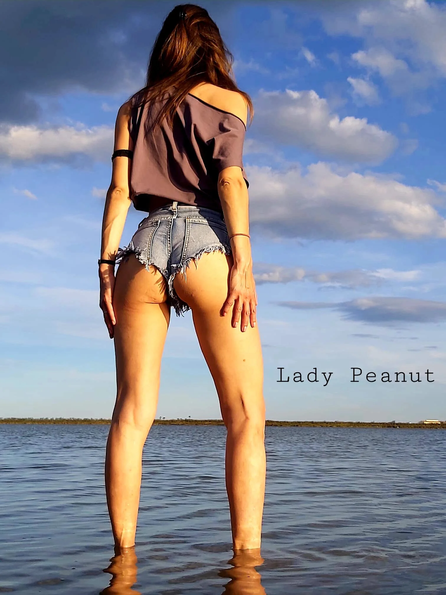 XXX Porn Photo of Nude LadyPeanut 15