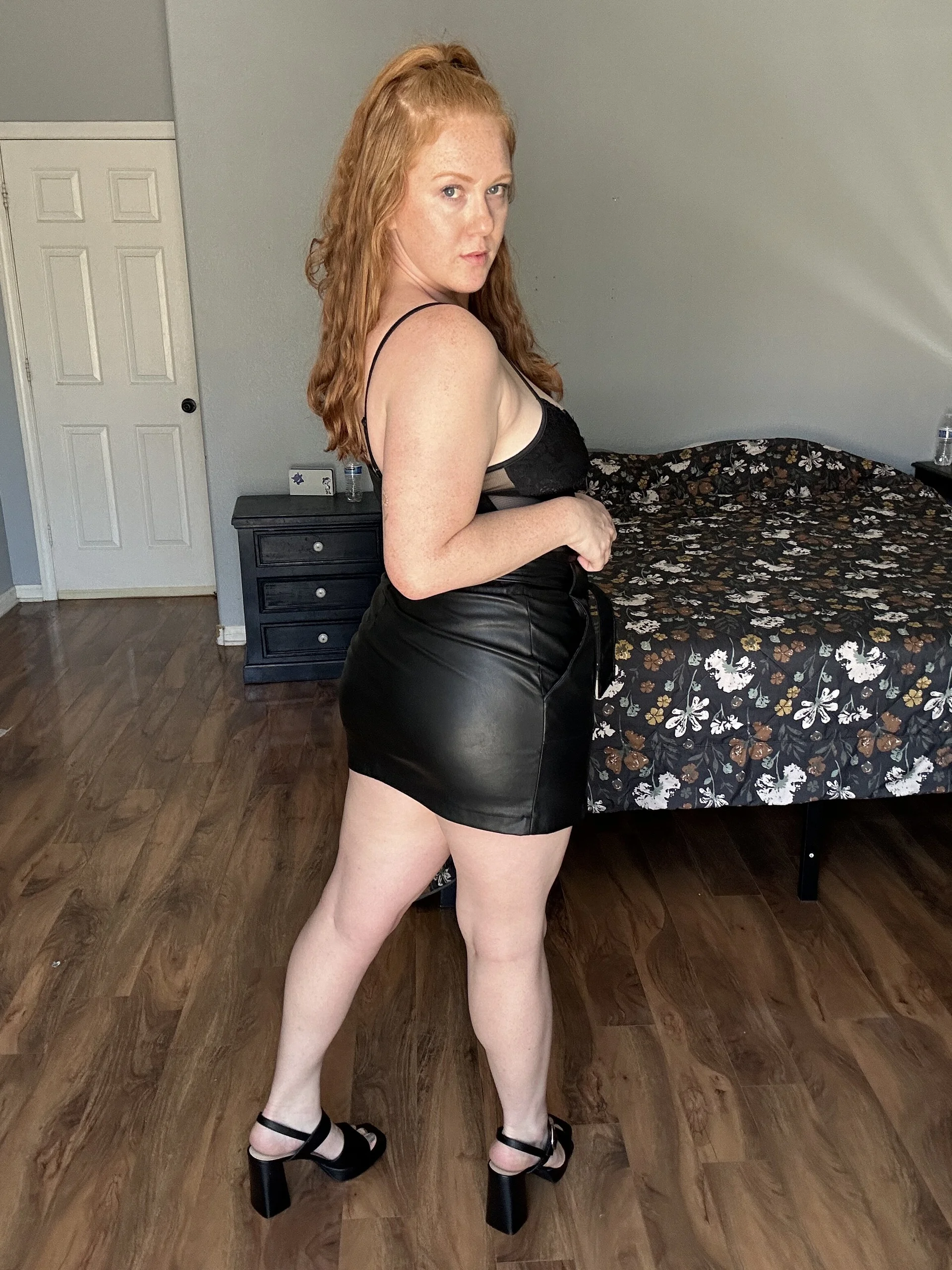 XXX Porn Photo of Nude Scarlettredff 12