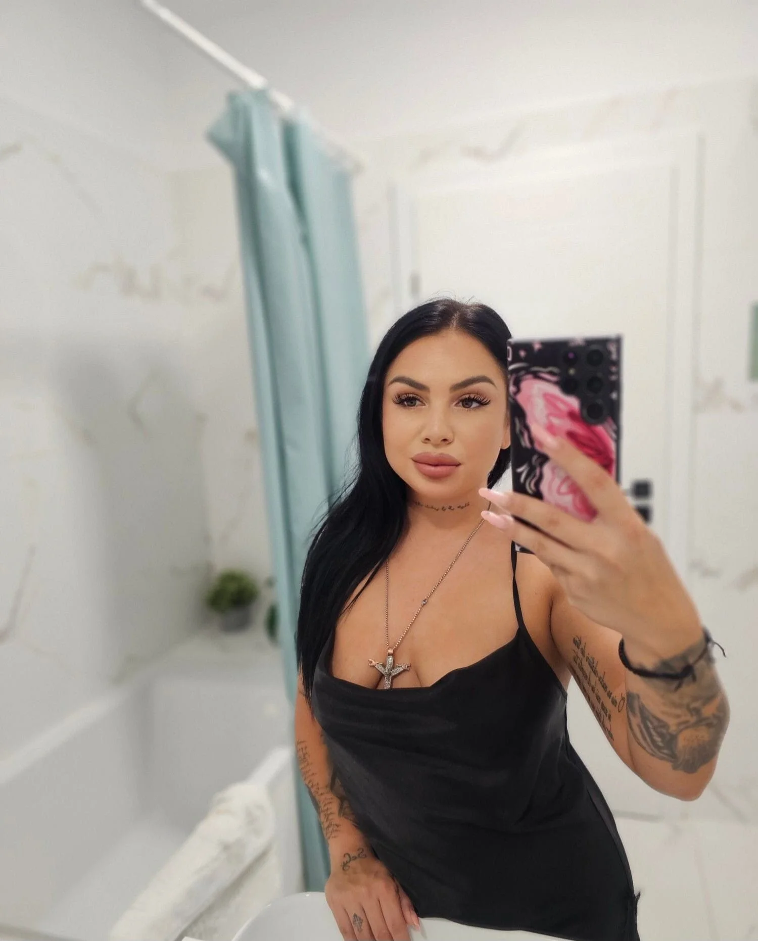 XXX Porn Photo of Nude I_amRosse 10