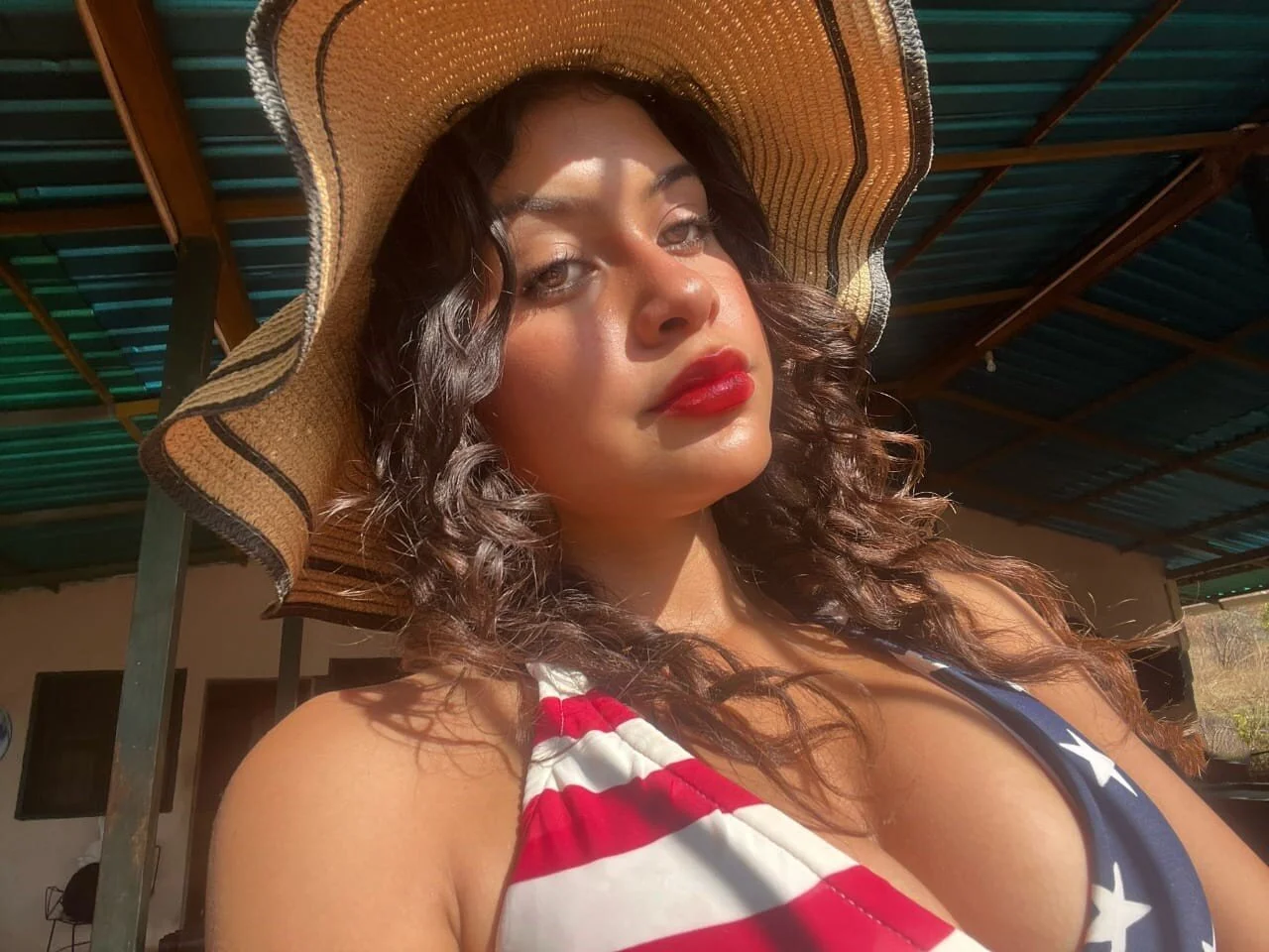 XXX Porn Photo of Nude CurlyDani 4
