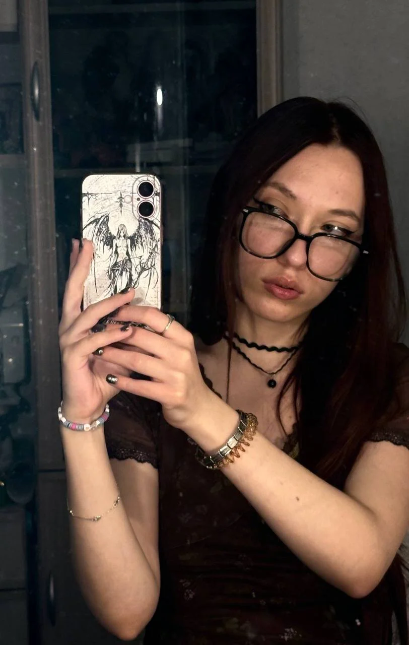 XXX Porn Photo of Nude Mollyy_Gray 1