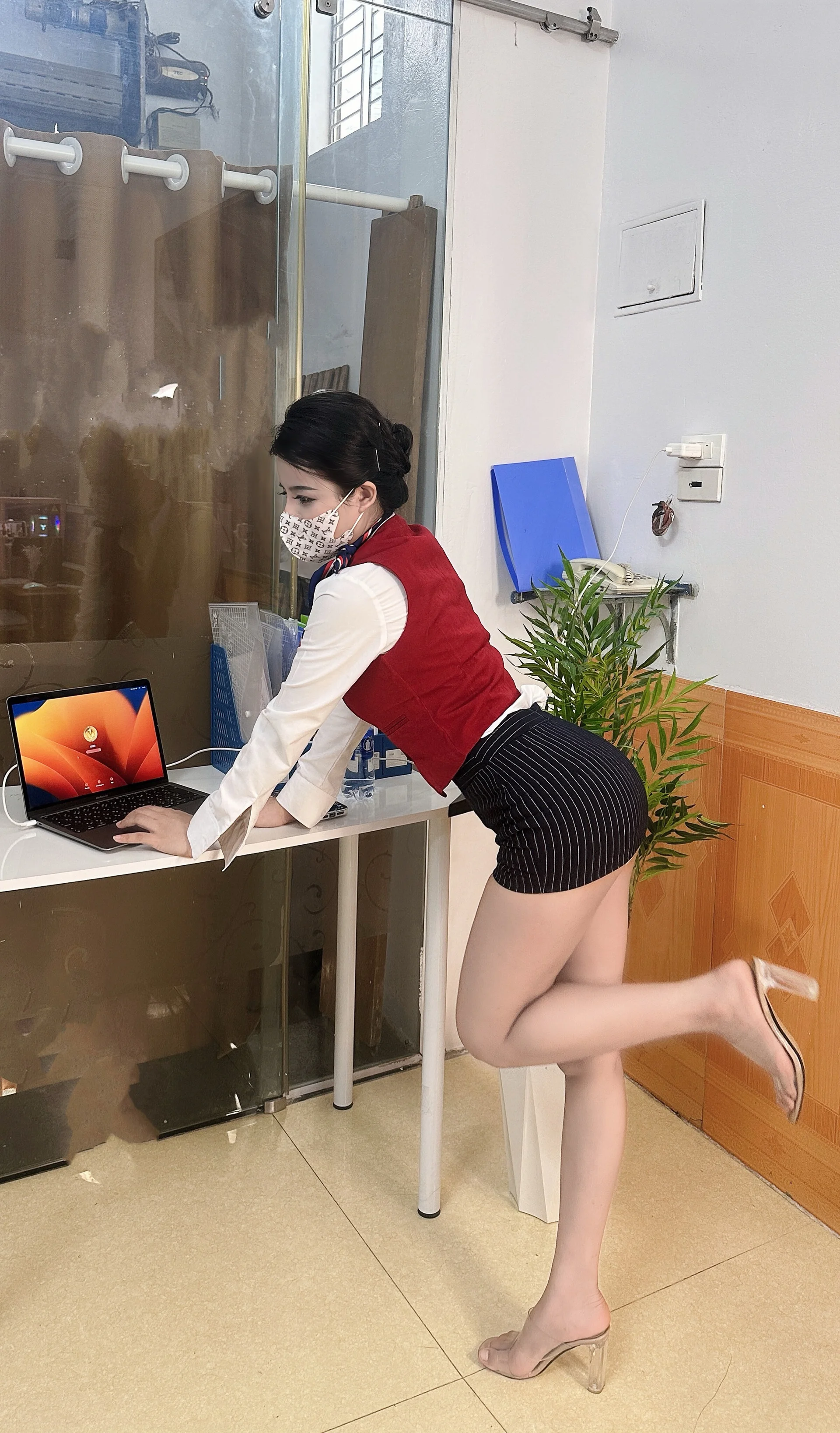XXX Porn Photo of Nude Mono-Stewardesss 8