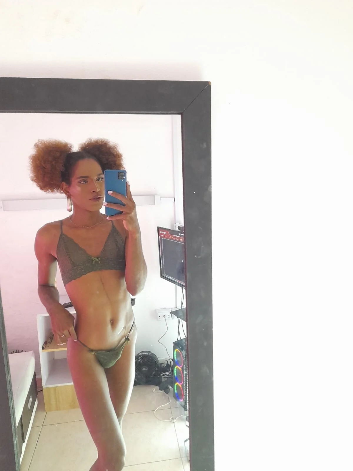 XXX Porn Photo of Nude lau_sil 81