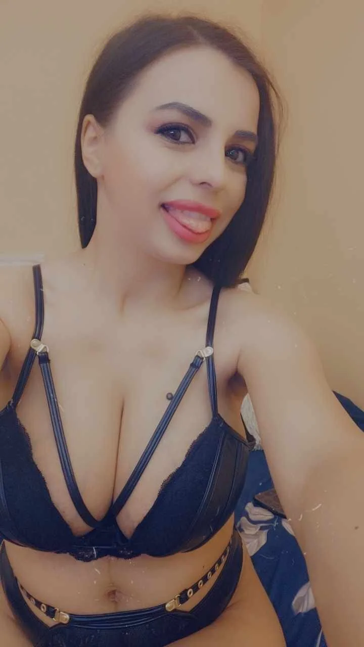 XXX Porn Photo of Nude juliahayessxx 463
