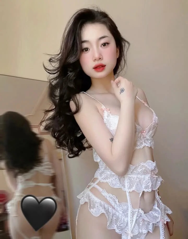 XXX Porn Photo of Nude Chinh-Trinh 2