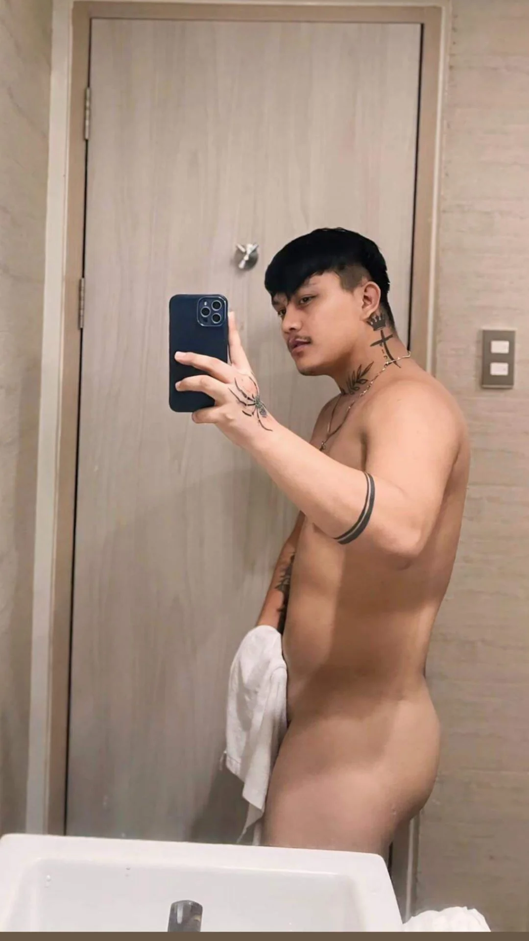 XXX Porn Photo of Nude urhardfuckerAsiandaddy 1
