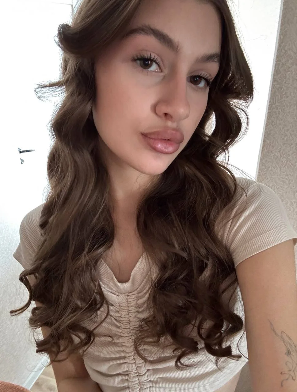 XXX Porn Photo of Nude LiseVener 18