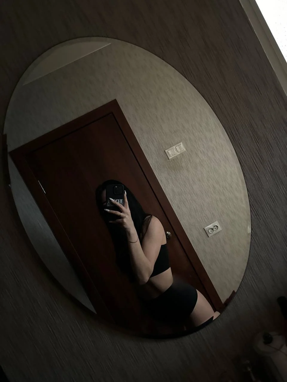XXX Porn Photo of Nude kara_liffe 2