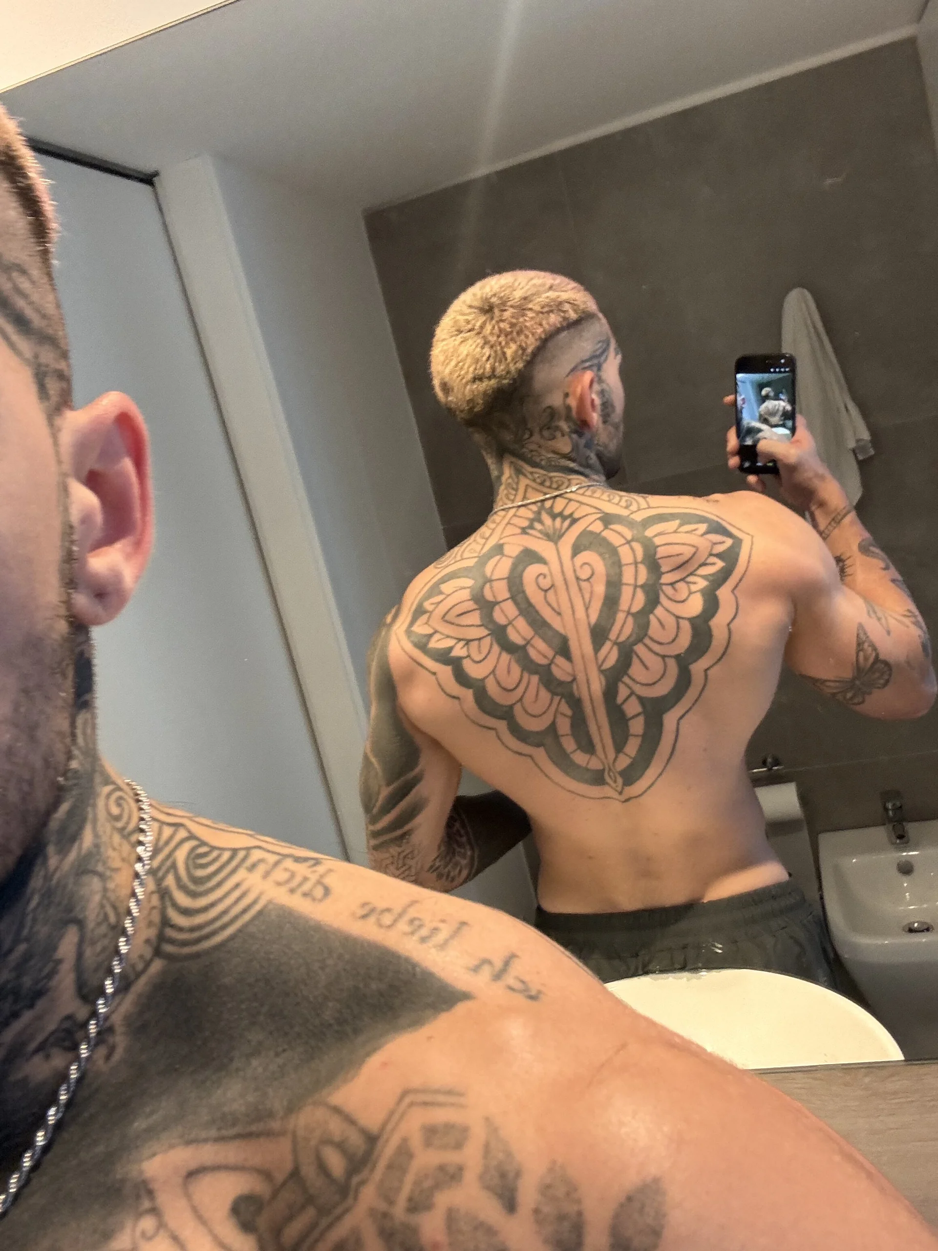 XXX Porn Photo of Nude whoiszeke 4