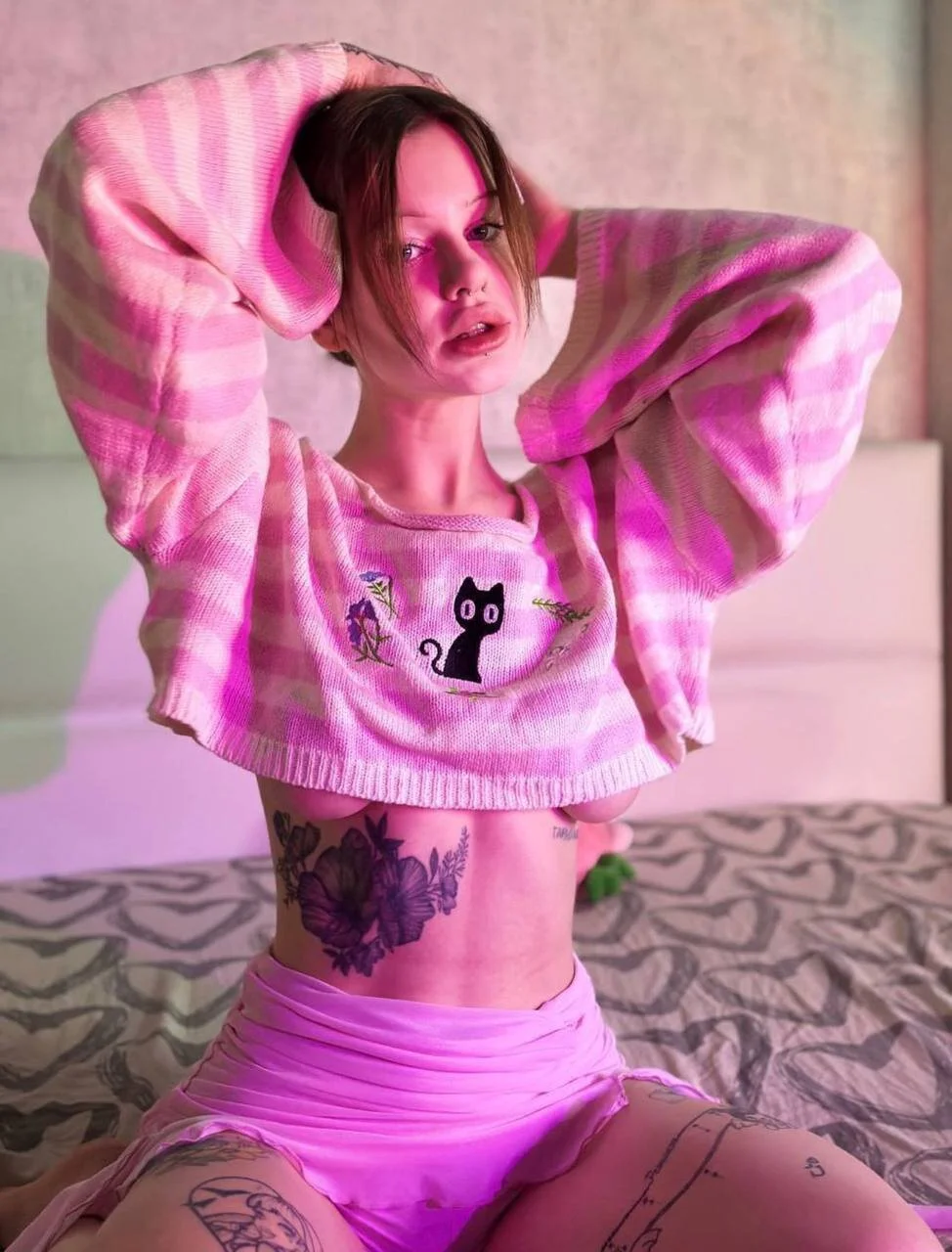 XXX Porn Photo of Nude HoneyGold_ 17