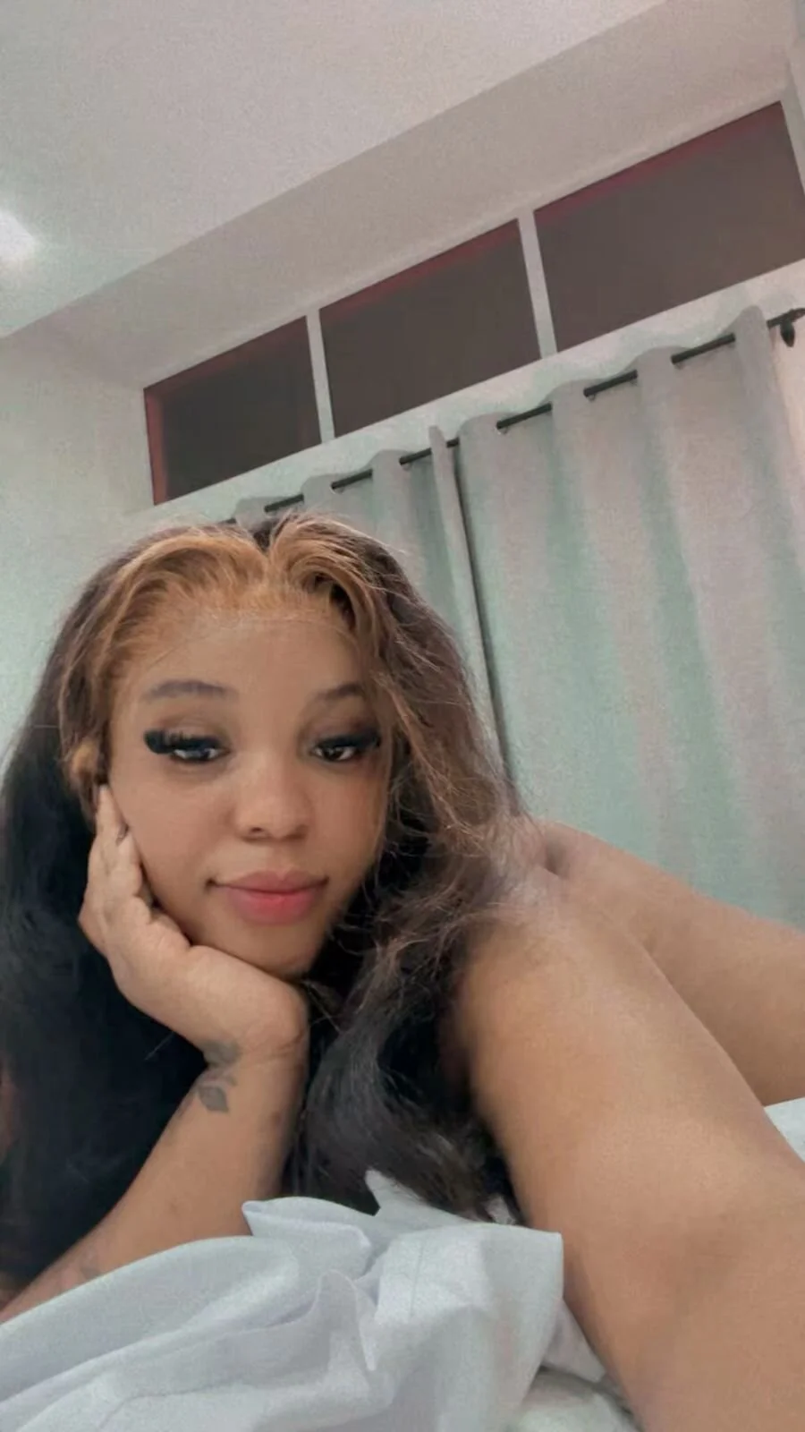 XXX Porn Photo of Nude sweetesttrophy 3