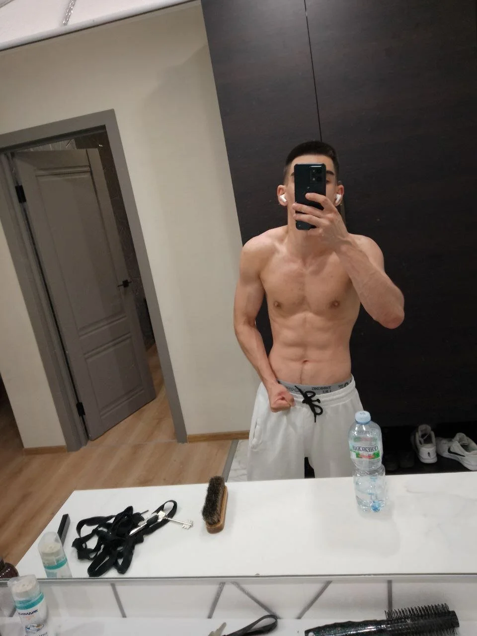 XXX Porn Photo of Nude XLucasXX 2
