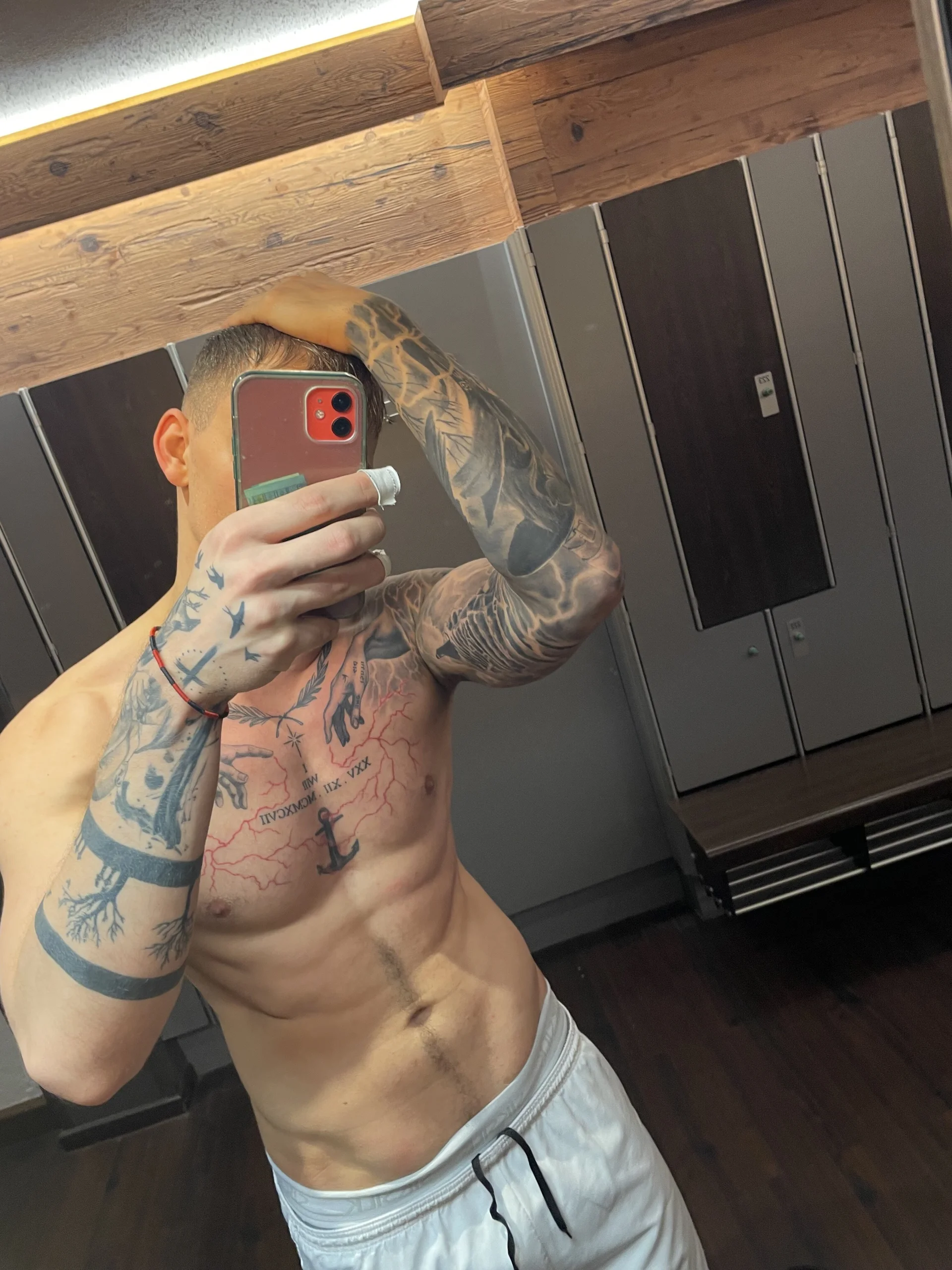 XXX Porn Photo of Nude MaskedTrainer_official 4