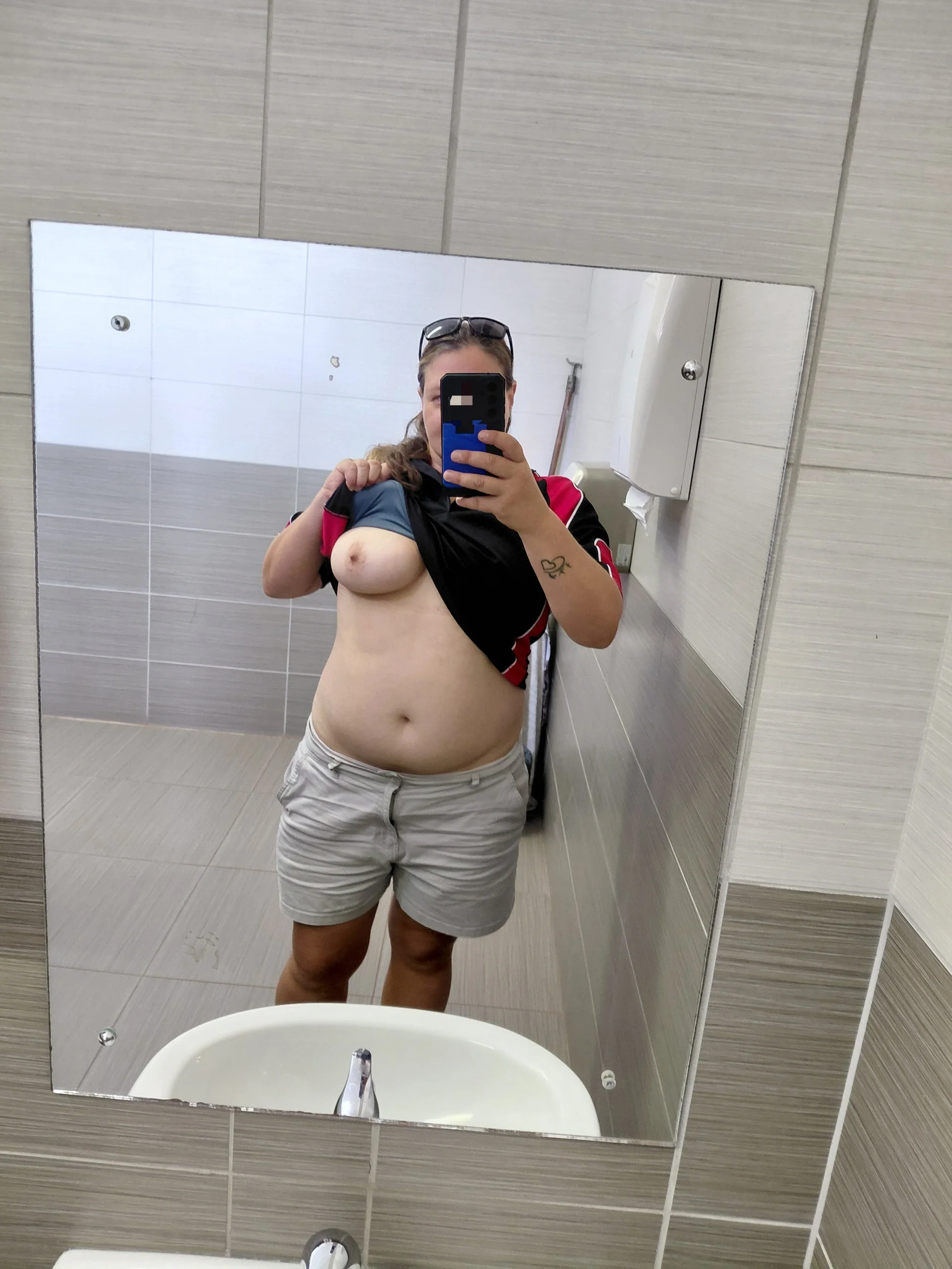 XXX Porn Photo of Nude Muted_Mama 2