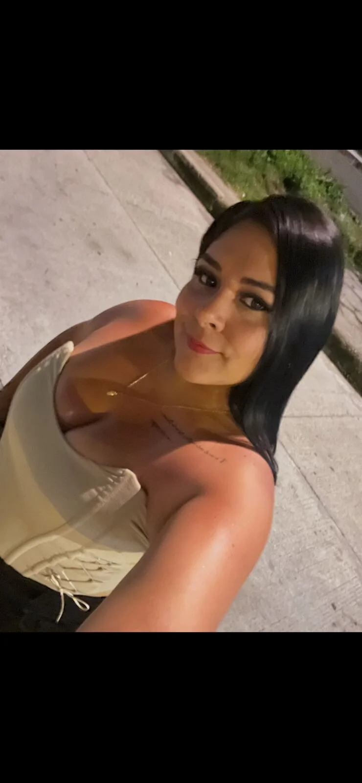 XXX Porn Photo of Nude brunaroyale 1