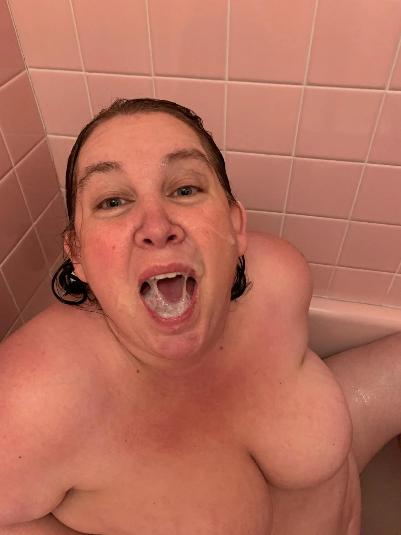 XXX Porn Photo of Nude wetMoneybags 12