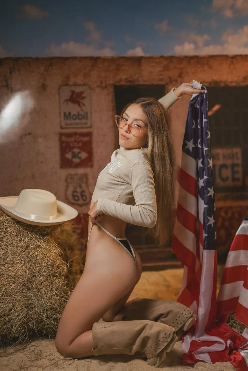 XXX Porn Photo of Nude Amelia_Sanz 21