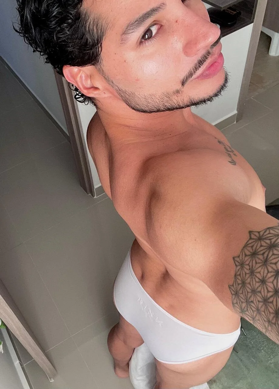 XXX Porn Photo of Nude Sirs_papi 42