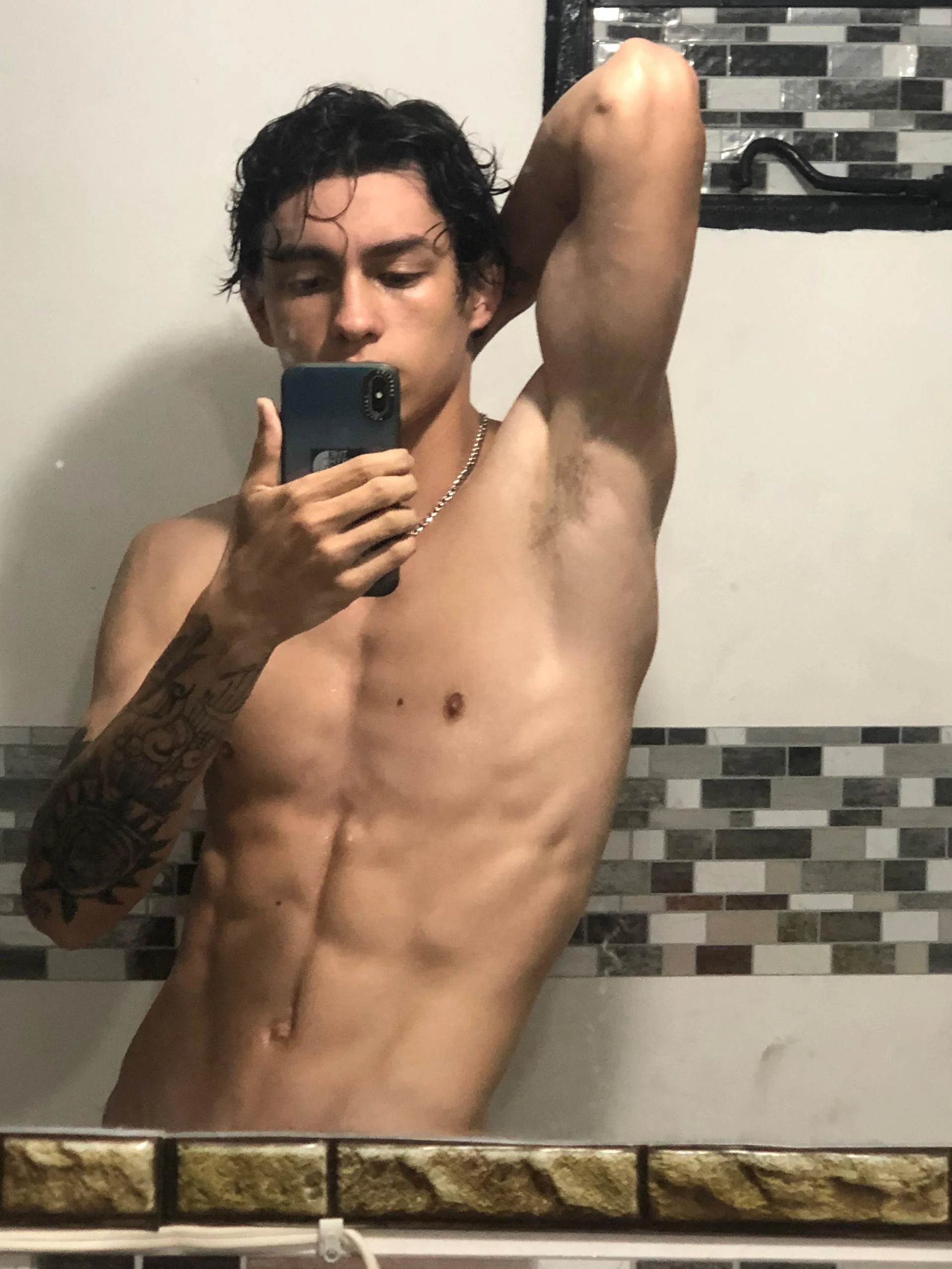 XXX Porn Photo of Nude Luke_Chill 8