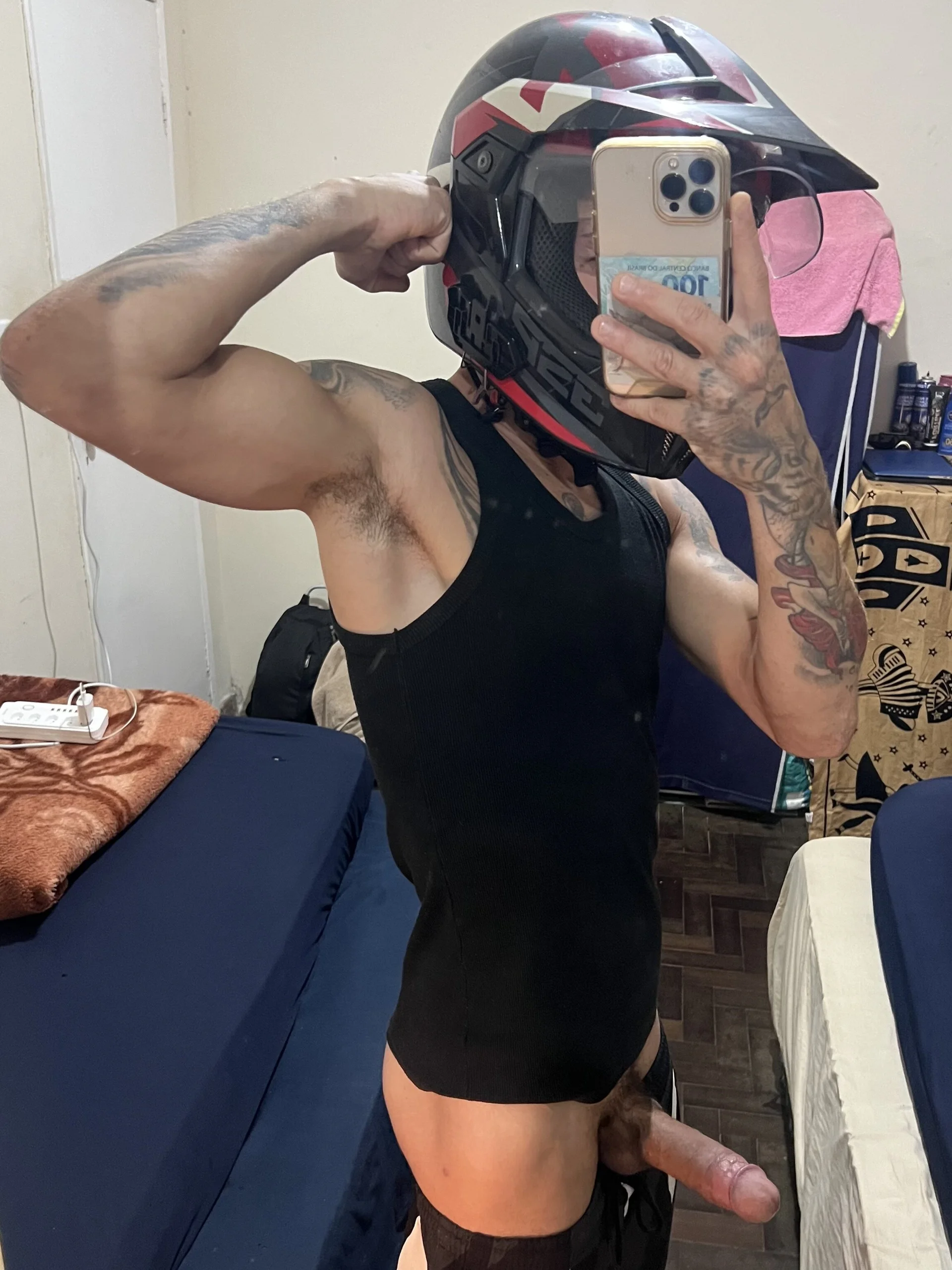XXX Porn Photo of Nude Motobooy 8