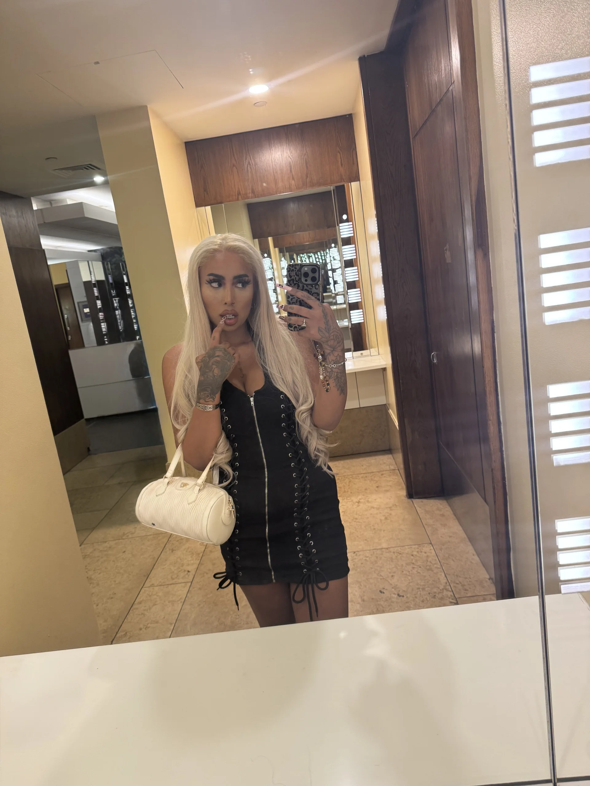 XXX Porn Photo of Nude zara_bellexx 25