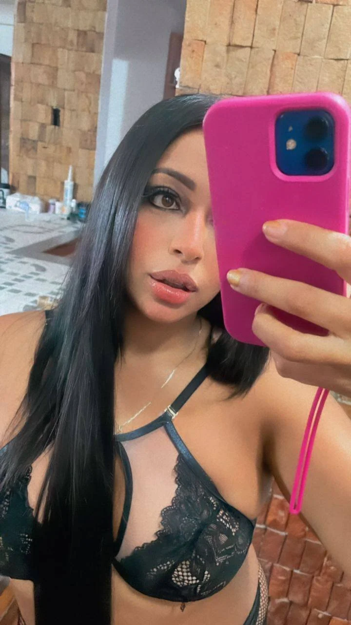 XXX Porn Photo of Nude charlottelover21 17