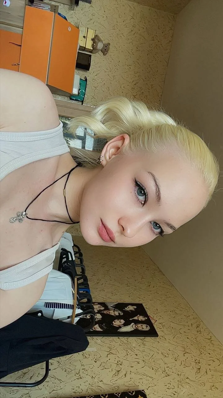 XXX Porn Photo of Nude OliviaVale 5