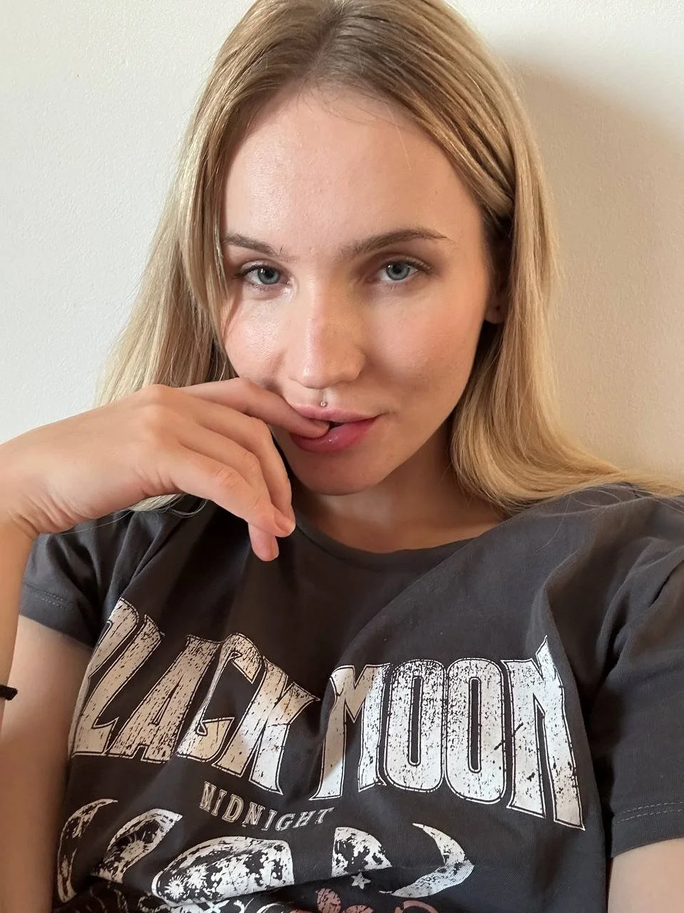 XXX Porn Photo of Nude CatchVi 15