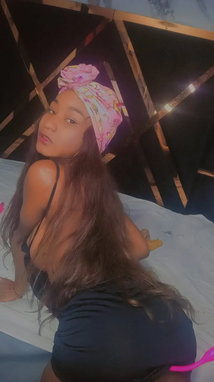 XXX Porn Photo of Nude litte_ebonyx 6