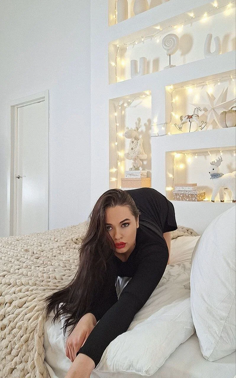 XXX Porn Photo of Nude Luxuriouss_s 22
