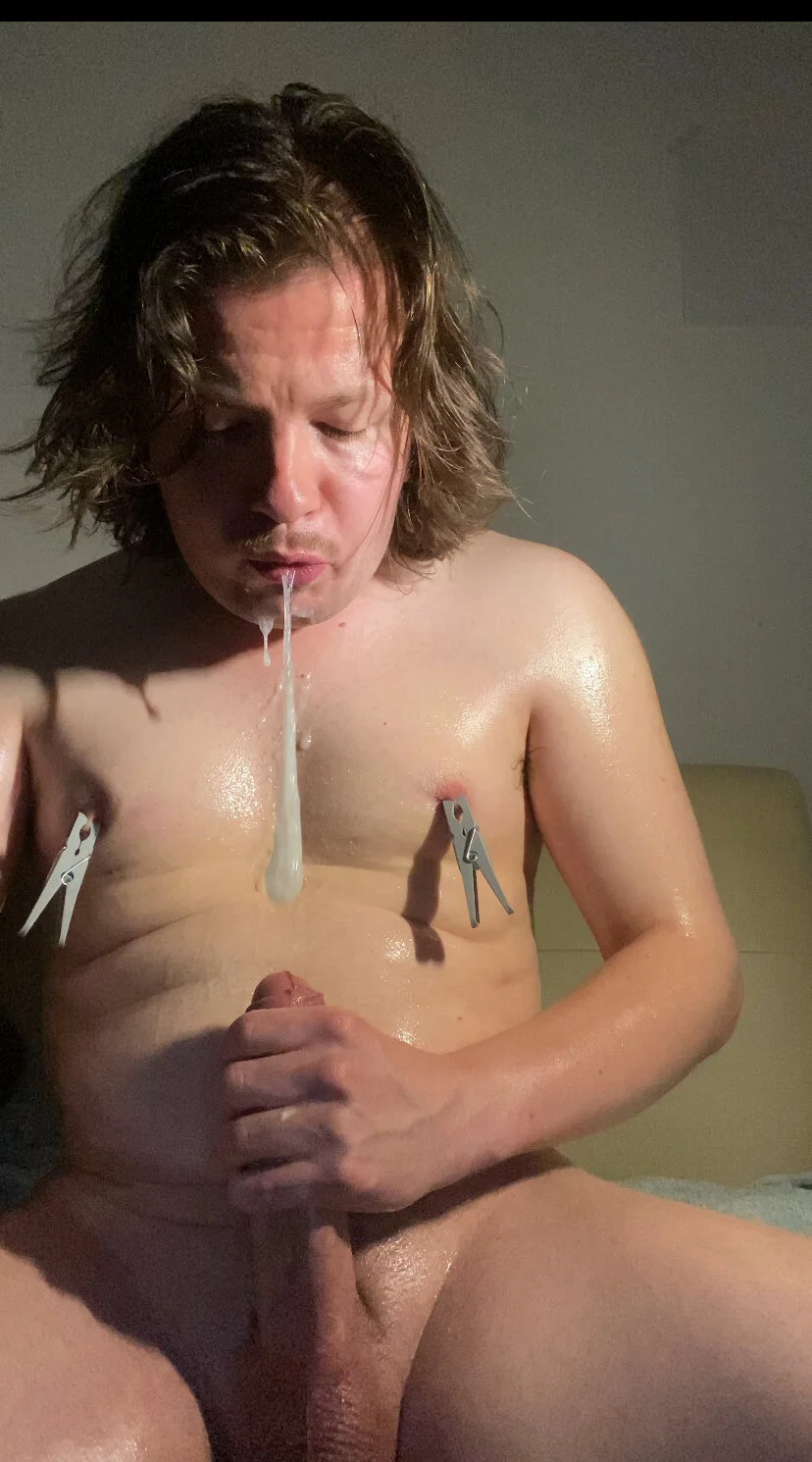 XXX Porn Photo of Nude GayTwinkBitchMax 7