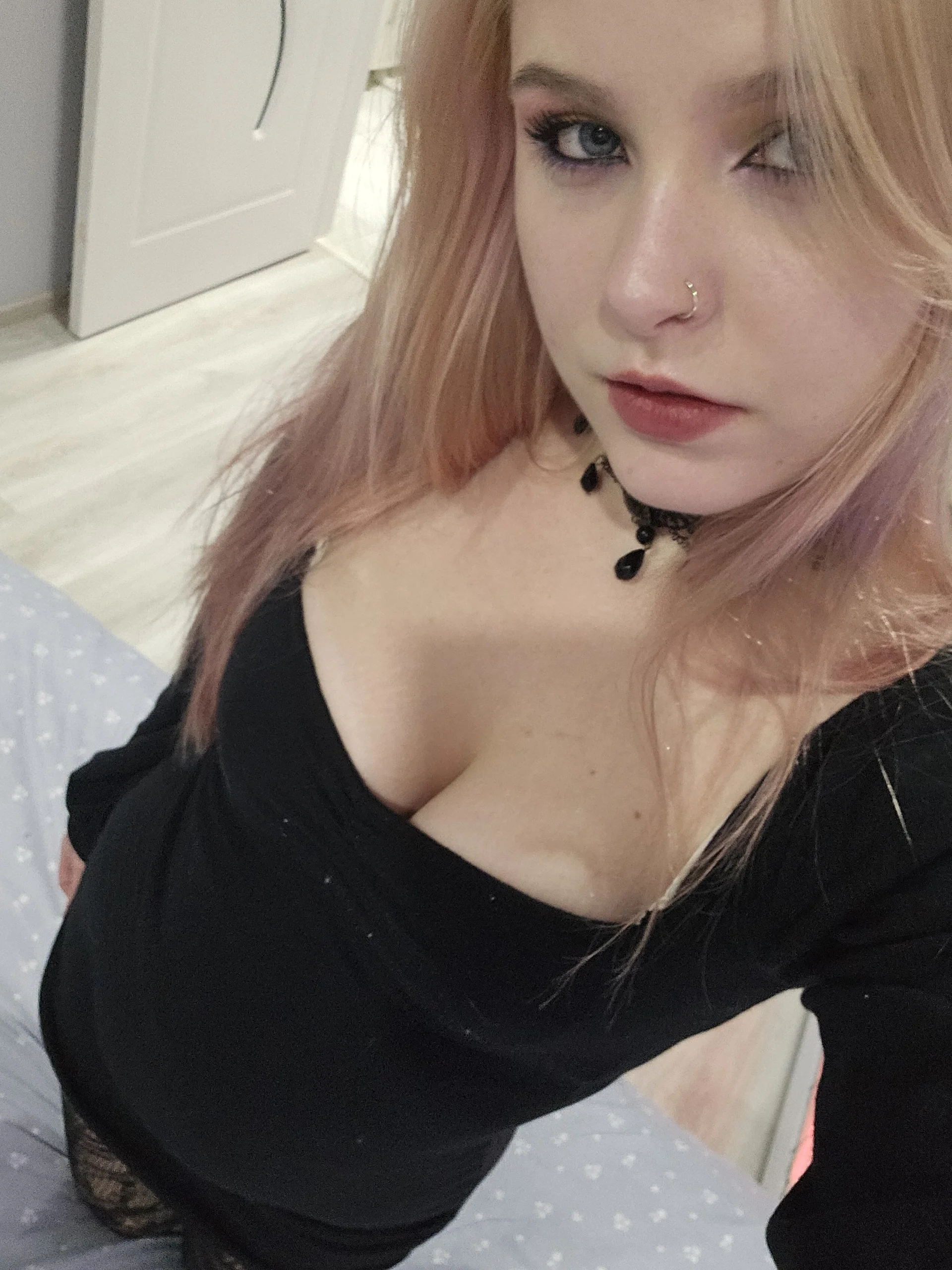 XXX Porn Photo of Nude Velvet_Pleasure 9